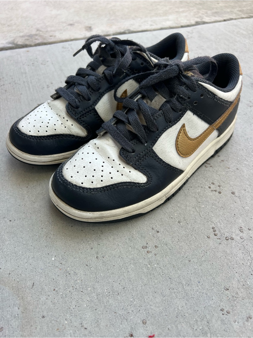 Nike Dunk Low Kids 4Y White Black Metallic Gold Sneakers
